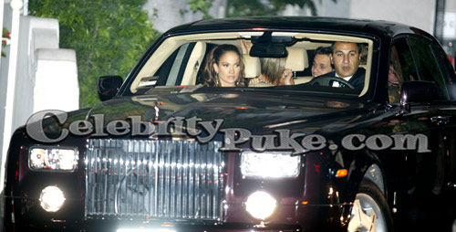 celebritypukecom_jlo2.jpg