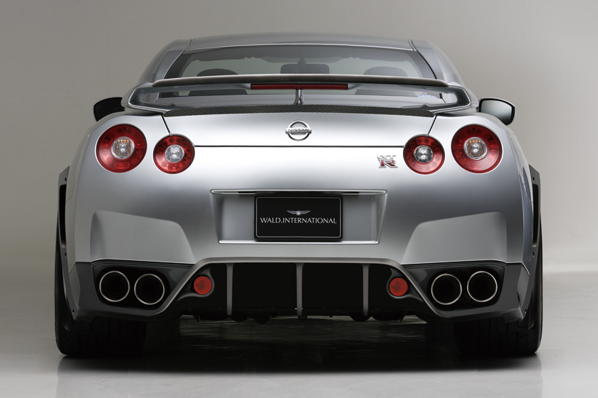Desaign_nissan_gt_r_2.jpg
