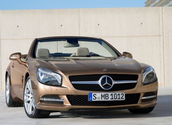 2013_Mercedes_Benz_SL_Class_Front_Side_View_588x426.jpg