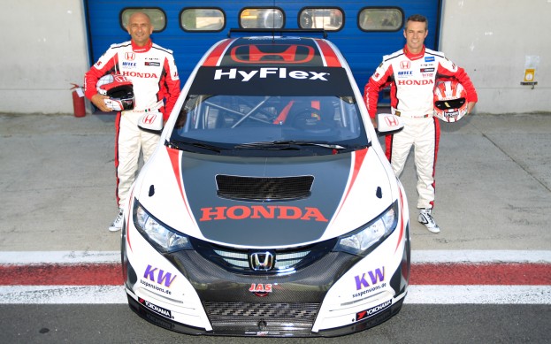 2012_Honda_Civic_WTCC_front_with_drivers_623x389.jpg