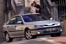 RENAULT_Laguna_1998_main.jpg