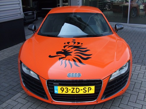 oranje_audi_r8.jpg
