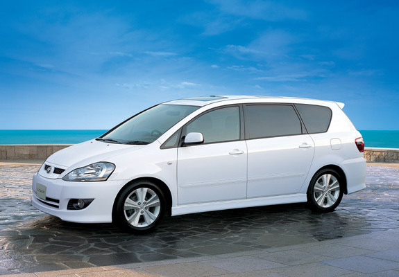 Toyota_Ipsum_2004.jpg