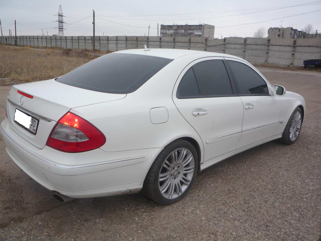 mercedes_e_class_a1272636015b3592249_orig.jpg