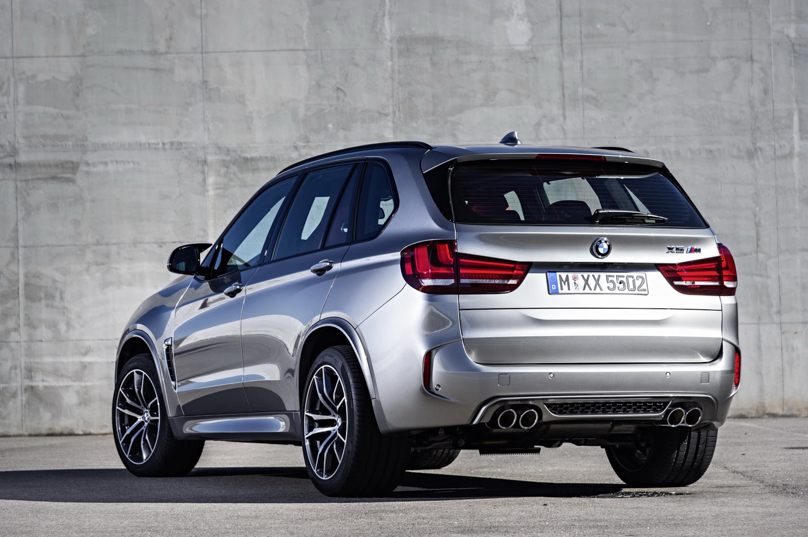 2016_BMW_X5M_X6M_11.jpg