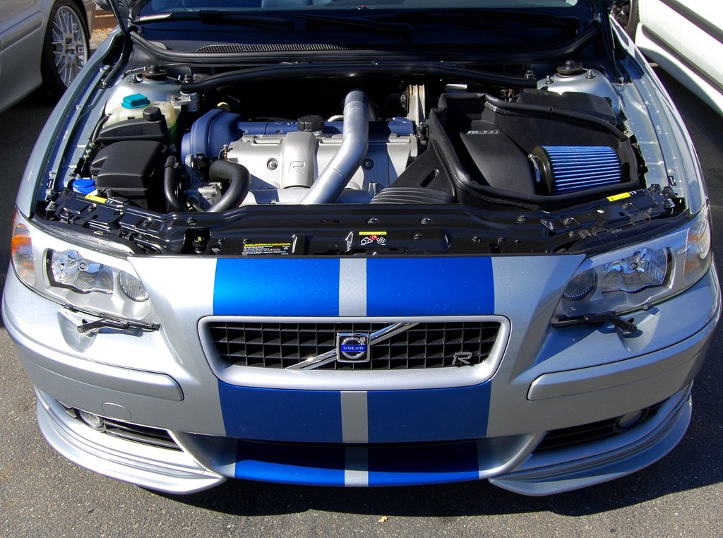 volvo_s60r_silver_and_blue_by_partywave.jpg