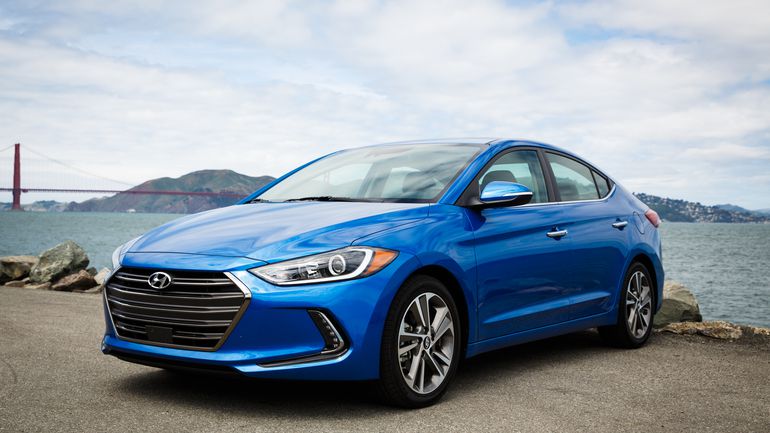 hyundai_elantra_2520_001.jpg