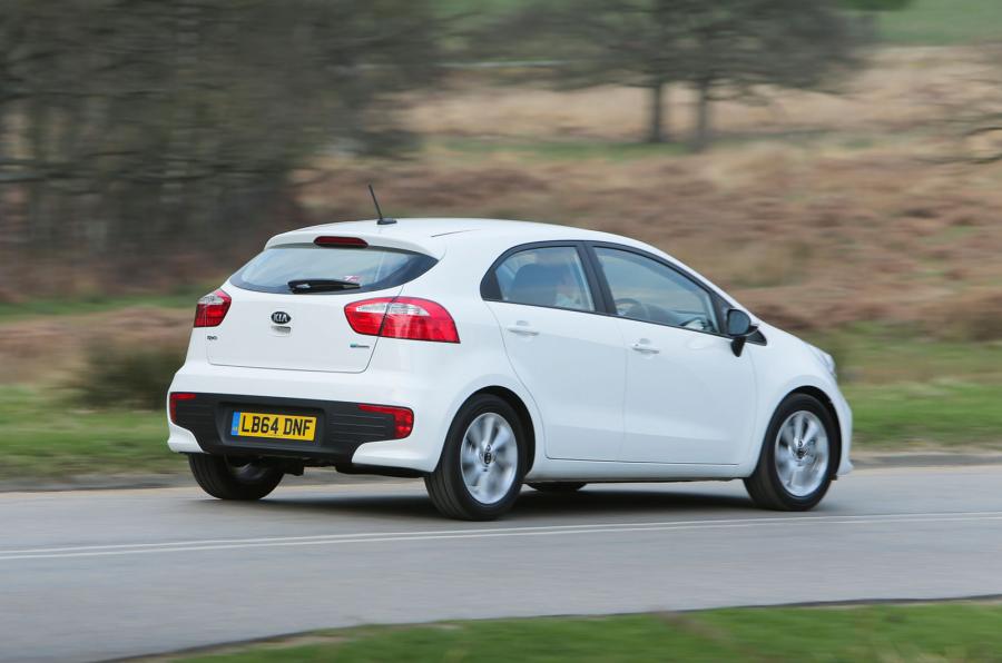 kia_rio_2015_ac_004.jpg