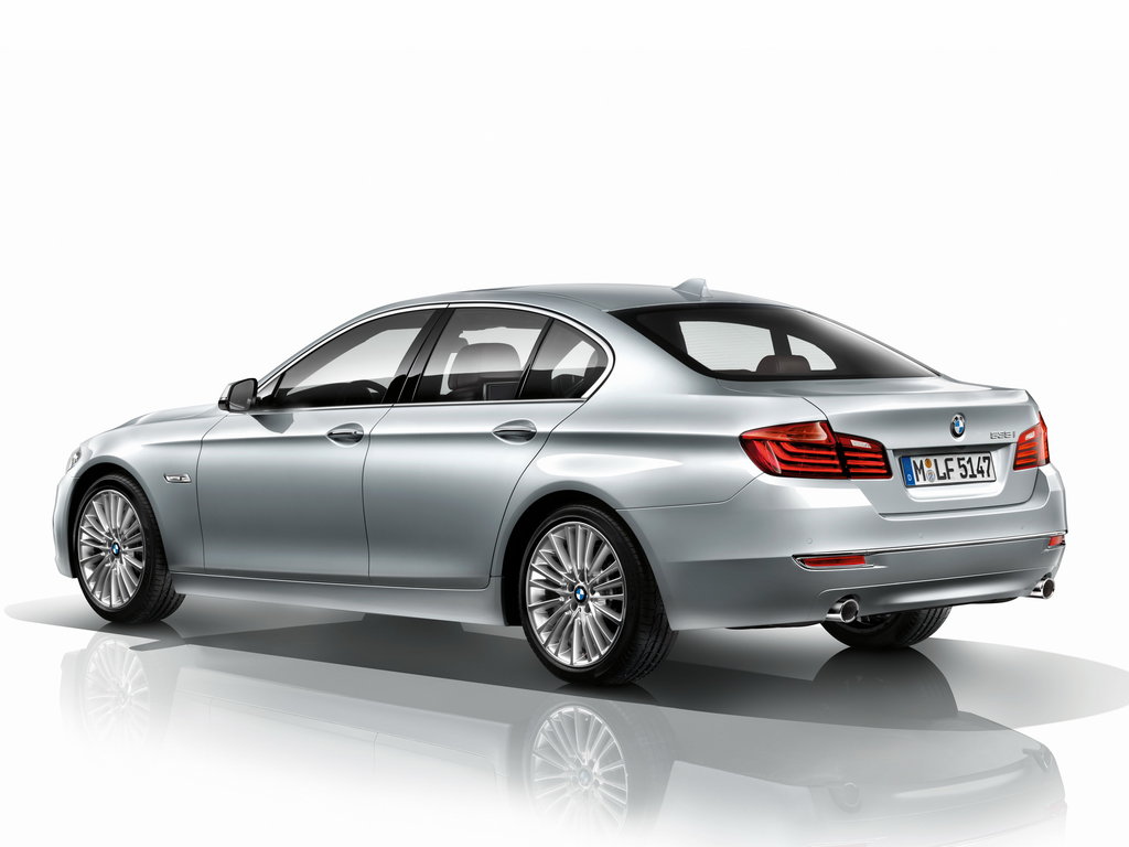 bmw_5_series_476783.jpg