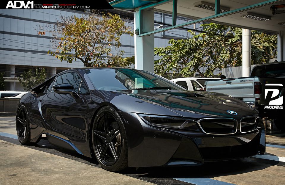 adv1_bmw_i8_hybrid_adv05_mv2_sl_custom_forged_2_piece_concave_wheels_black_05_960_acute_performance.jpg