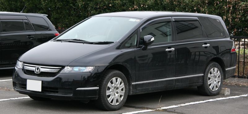 800px_2006_2008_Honda_Odyssey.jpg