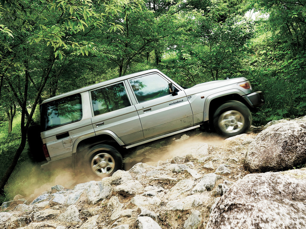 toyota_land_cruiser_483224.jpg