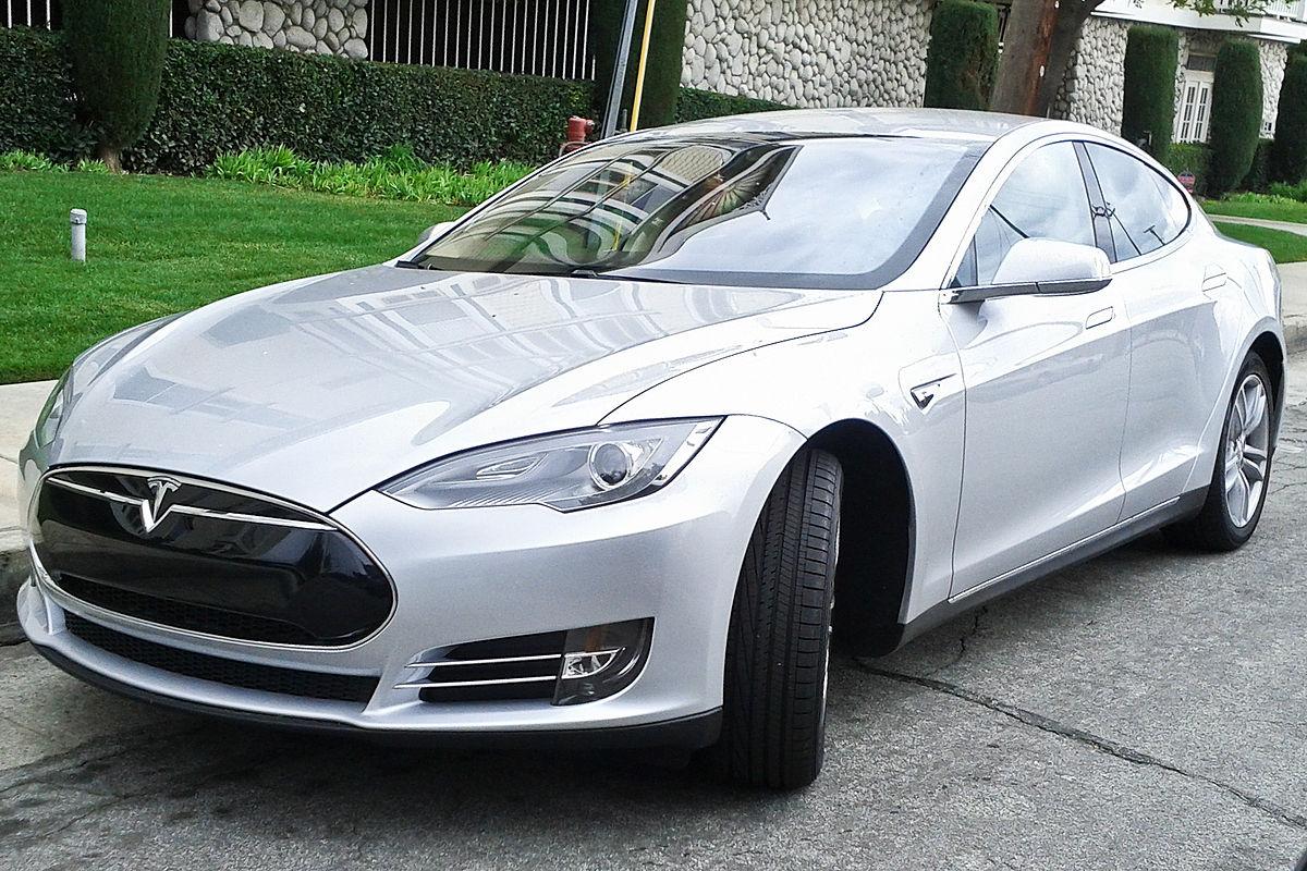 Tesla_Model_S_02_2013.jpg