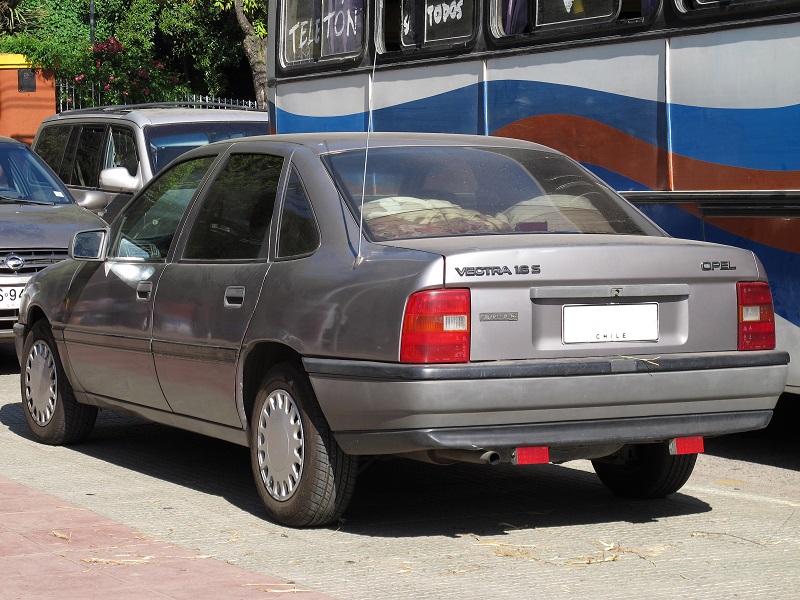 Opel_Vectra_1.6S_GL_1992__15694185027_.jpg