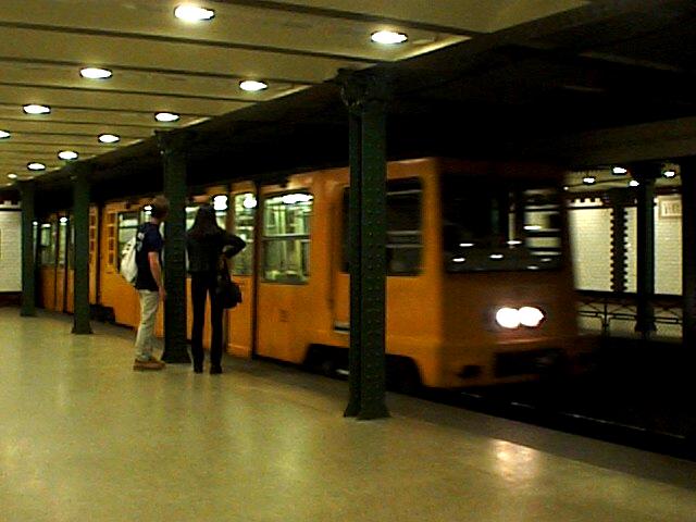 budapest_metro99_1_.jpg