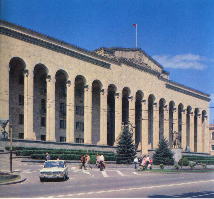parlament.JPG