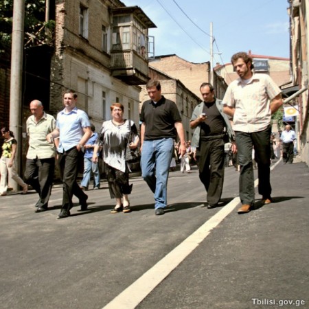 img1.jpg