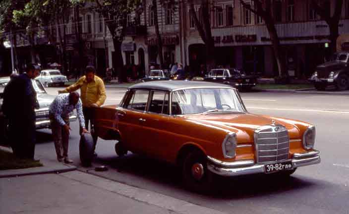 1977TBSMercedesRustaveli.jpg