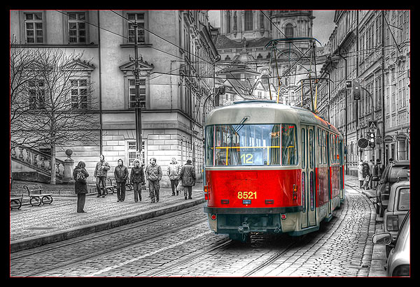 red_tram.jpg