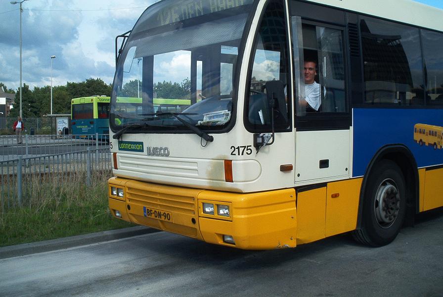 Den_oudsten_iveco_threeq.jpg