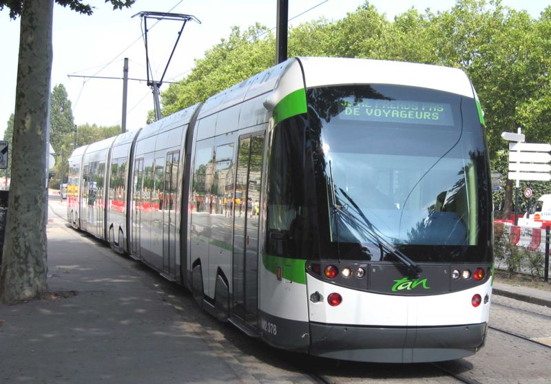 800px_Tram_de_Nantes.jpg