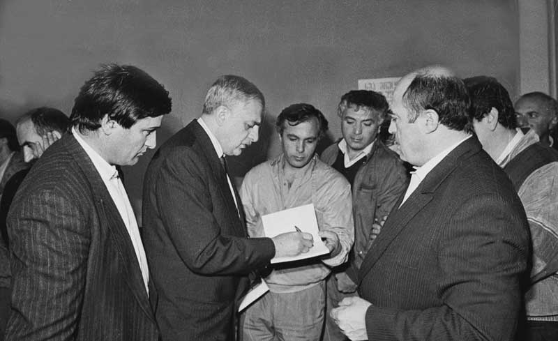 zviadi_da_kitovani.jpg