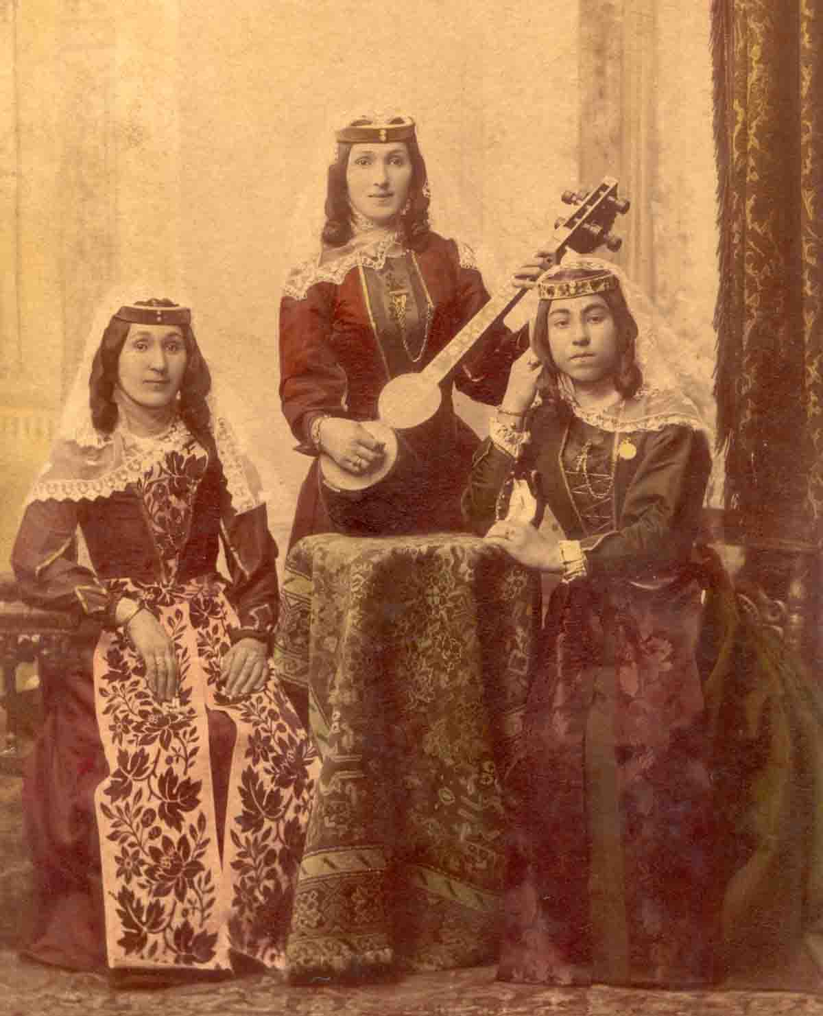 Roinov.jpg
