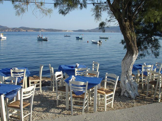 milos_adamas_taverna.jpg
