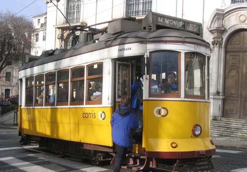 lisbon_tram.jpg