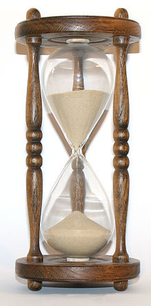 220px_Wooden_hourglass_3.jpg