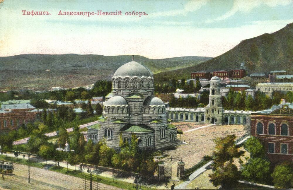 tiflis_sobor_tram.jpg