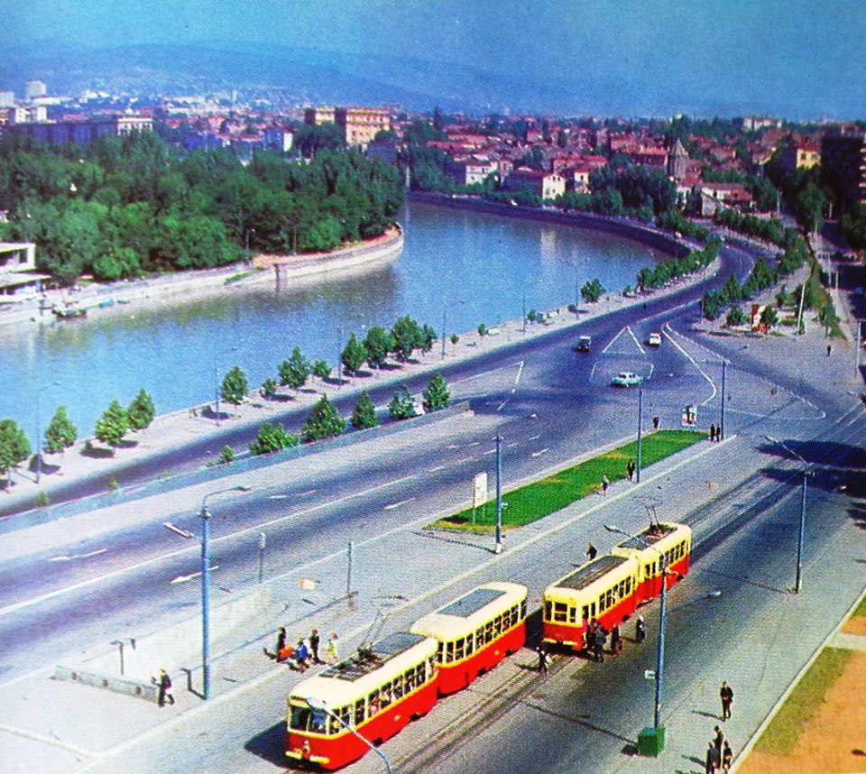 1939991_326485567526003_4190904041585078882_n.jpg