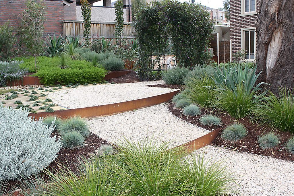 Custom_Metal_Lawn_Corten_Steel_Garden_Edging_High_Quality_Corten_Steel_Landscape_Border_Garden_Edging.jpg