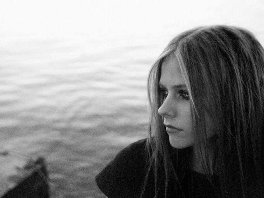avril1271280x960.jpg