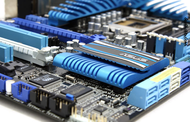 материнская плата asus p8z68 deluxe. P8z68 deluxe комплект. Asus p8z68 deluxe/gen3. Asus p8z68 характеристики. P8z68-v lx rev 1.