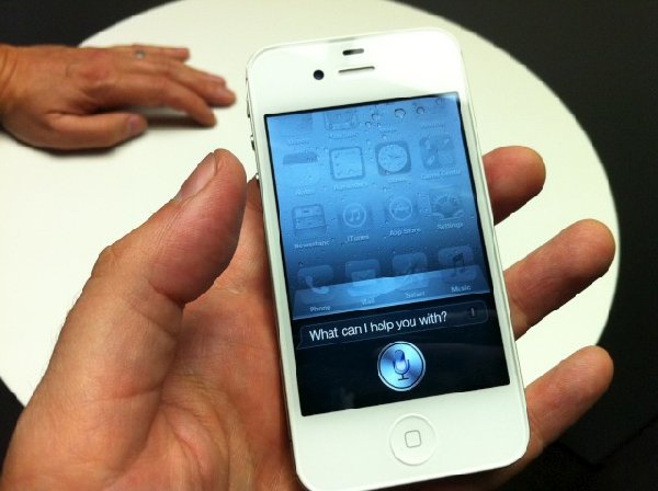 4s_16gb_32gb_64gb_black_white_2.jpg