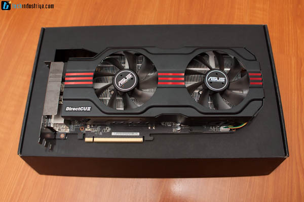Asus_GTX_680_DirectCU_01.jpg