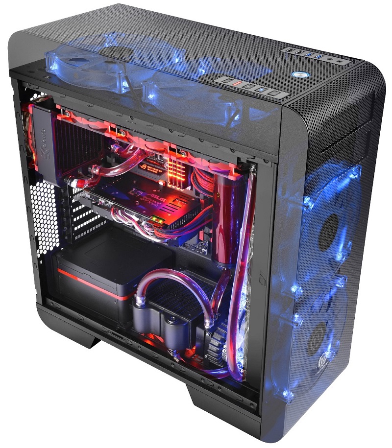 Thermaltake_Core_V71_full_tower_E_ATX_case_gives_PC_enthusiast_flexible_installation_and_keeps_the_system_cool.jpg