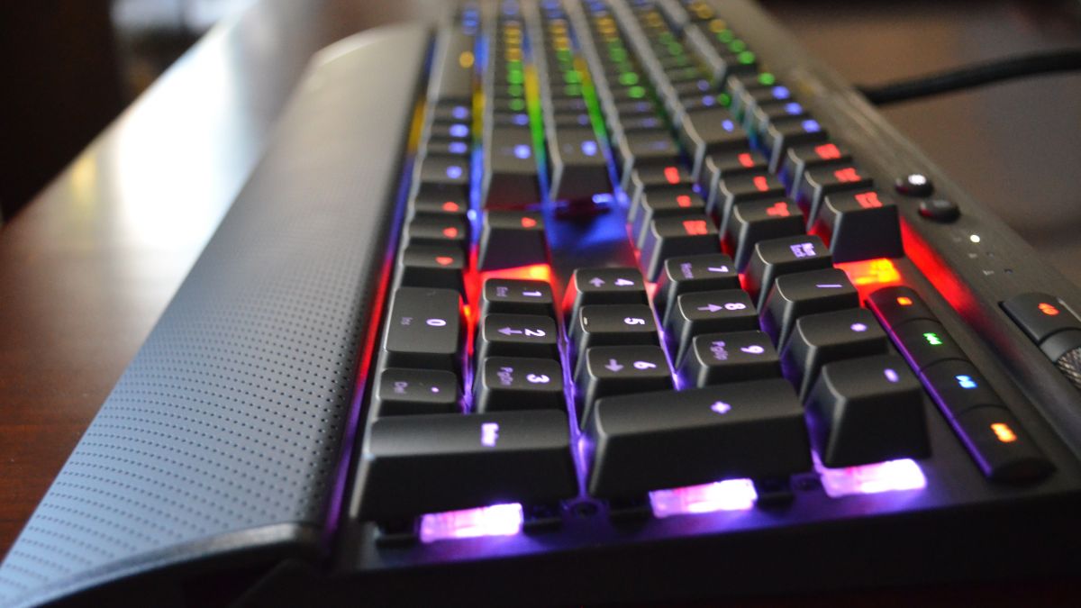 Corsair_K70_RGB_Hero_1200_80.jpg