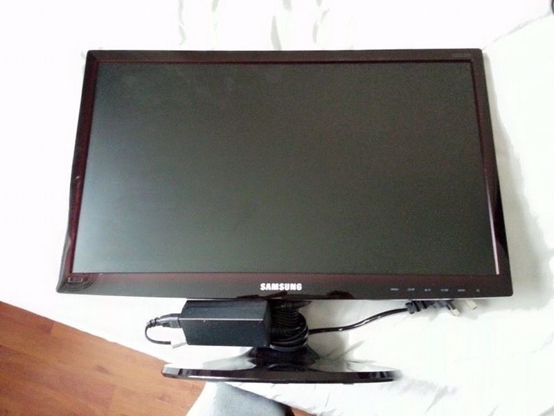 postadsuk.com_1_samsung_s22c300_22inch_pc_monitor.JPG