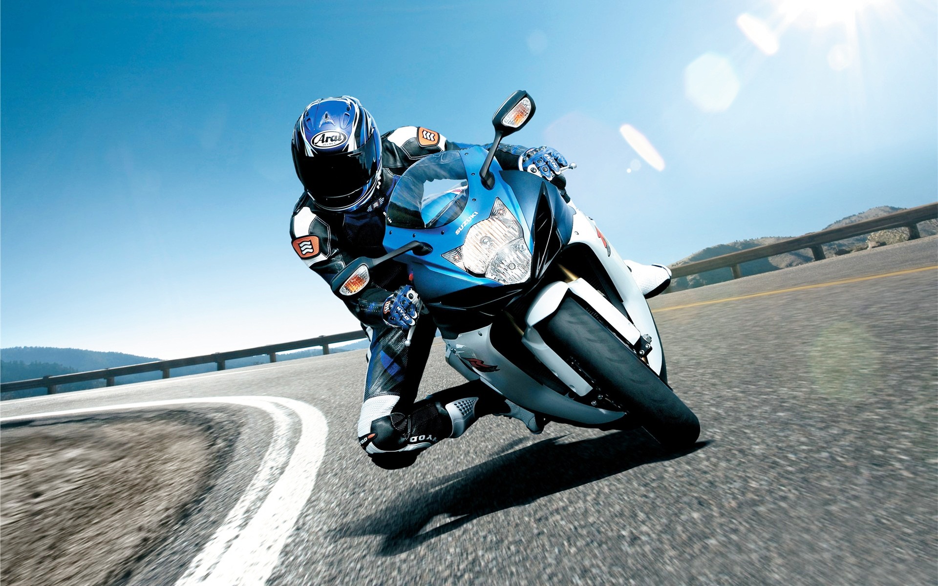 Blue_Suzuki_Sports_Bike_HD_Wallpaper.jpg