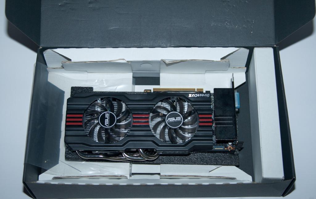 ASUS_Geforce_GTX_660_Ti_DirectCU_II_TOP_Box_Packaging___Copy.jpg