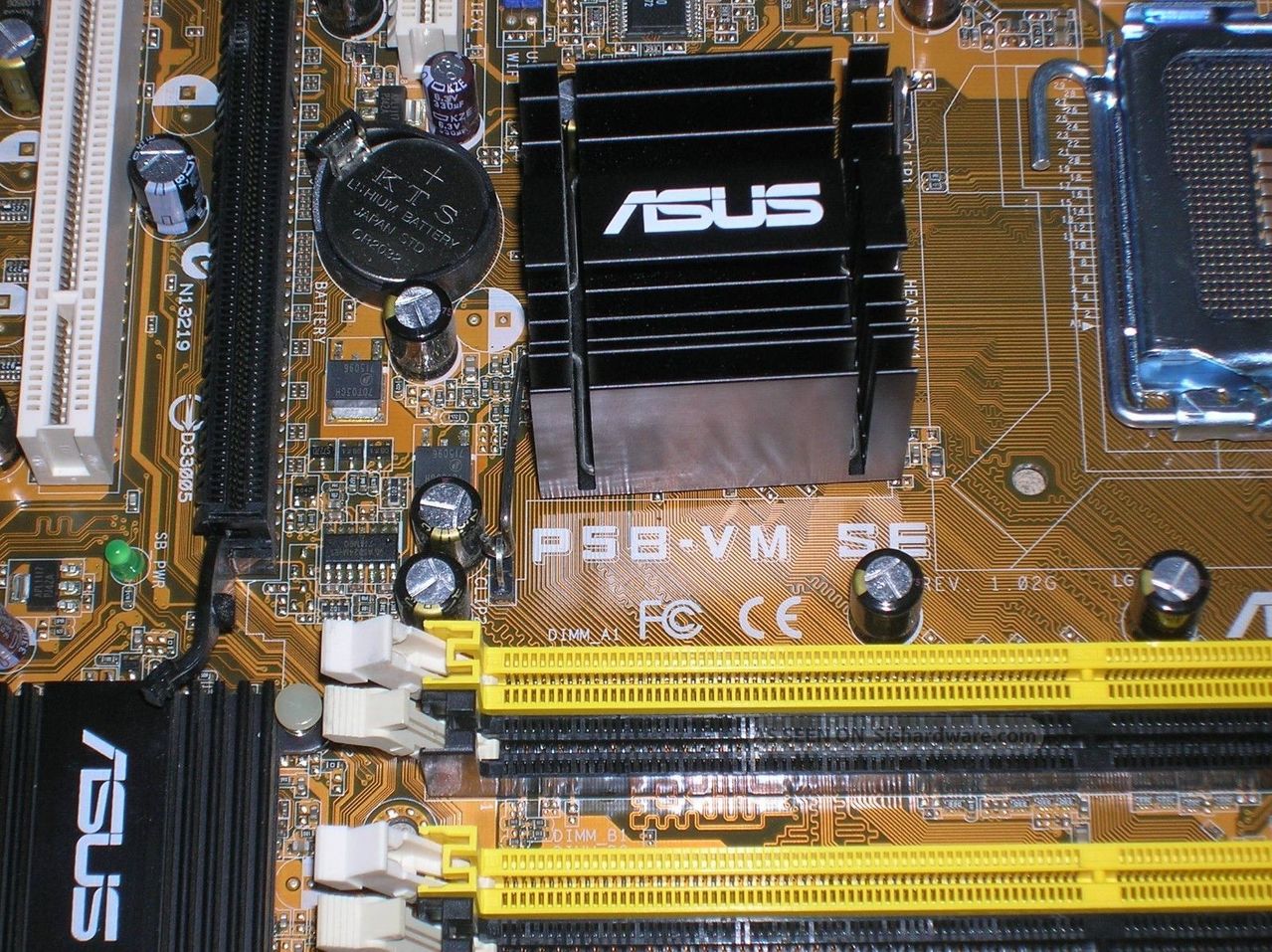 asus_asus_p5b_vm_se_intel_lga775_socket_ful.jpg