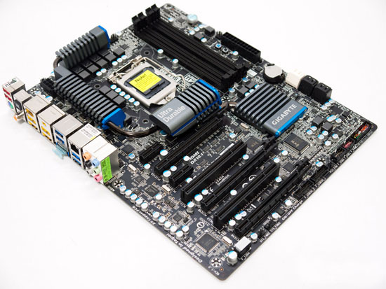 gigabyte_z68xpud5_3.jpg