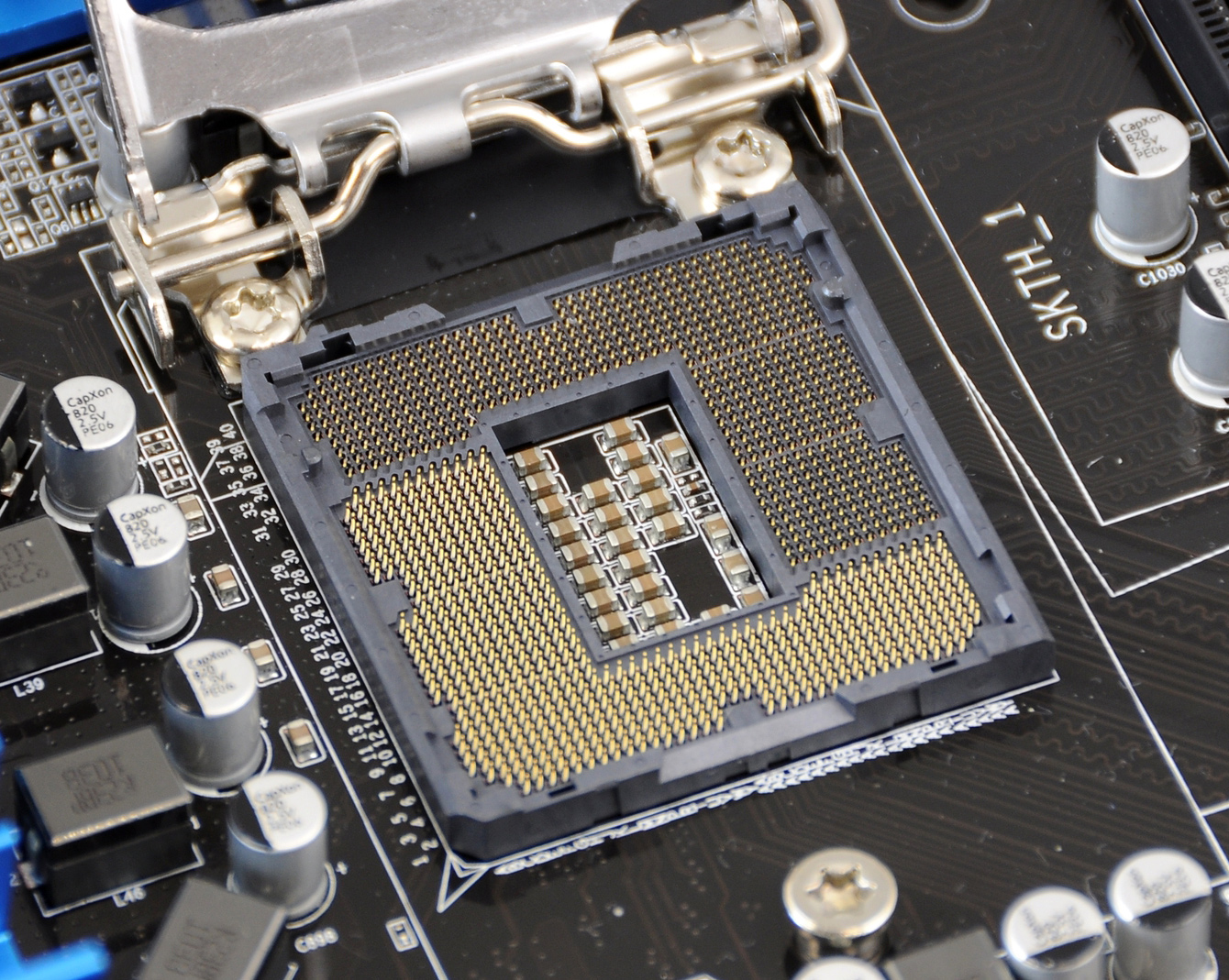 03857644_photo_intel_socket_lga1155.jpg
