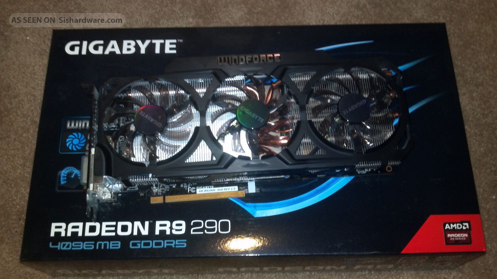 gigabyte_r9_290_oc_windforce_graphics_card_with_unopenedgigabyte_fly_headset_2_lgw.jpg
