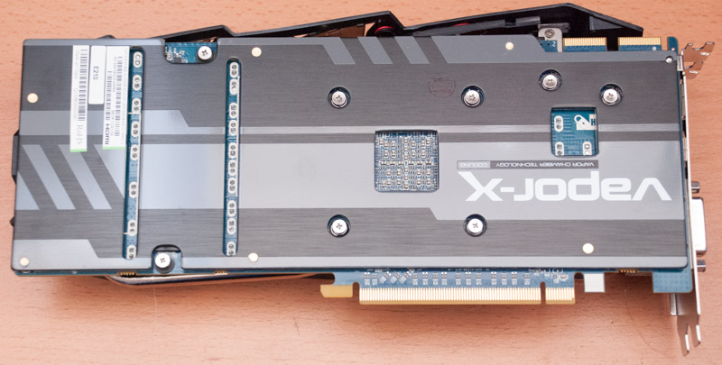 Sapphire_VaporX_R9_280X_2.jpg