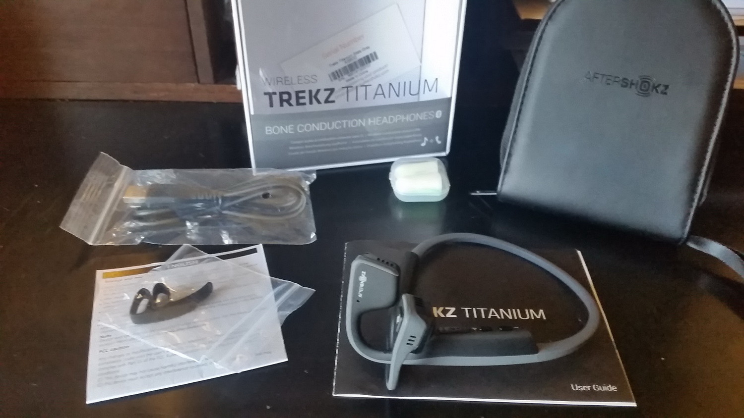 aftershokz_trekz_titanium_0020_1500x844.jpg