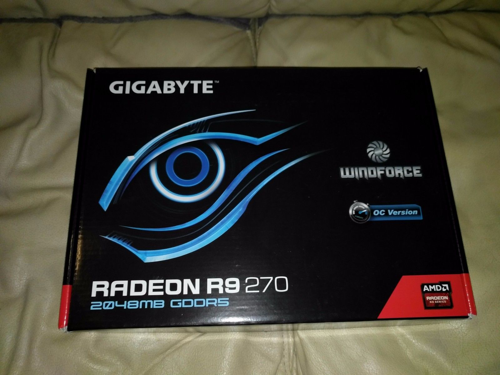 Gigabyte_GV_R270C_2GD_AMD_Radeon_R9_270_2GB_GDDR5.jpg