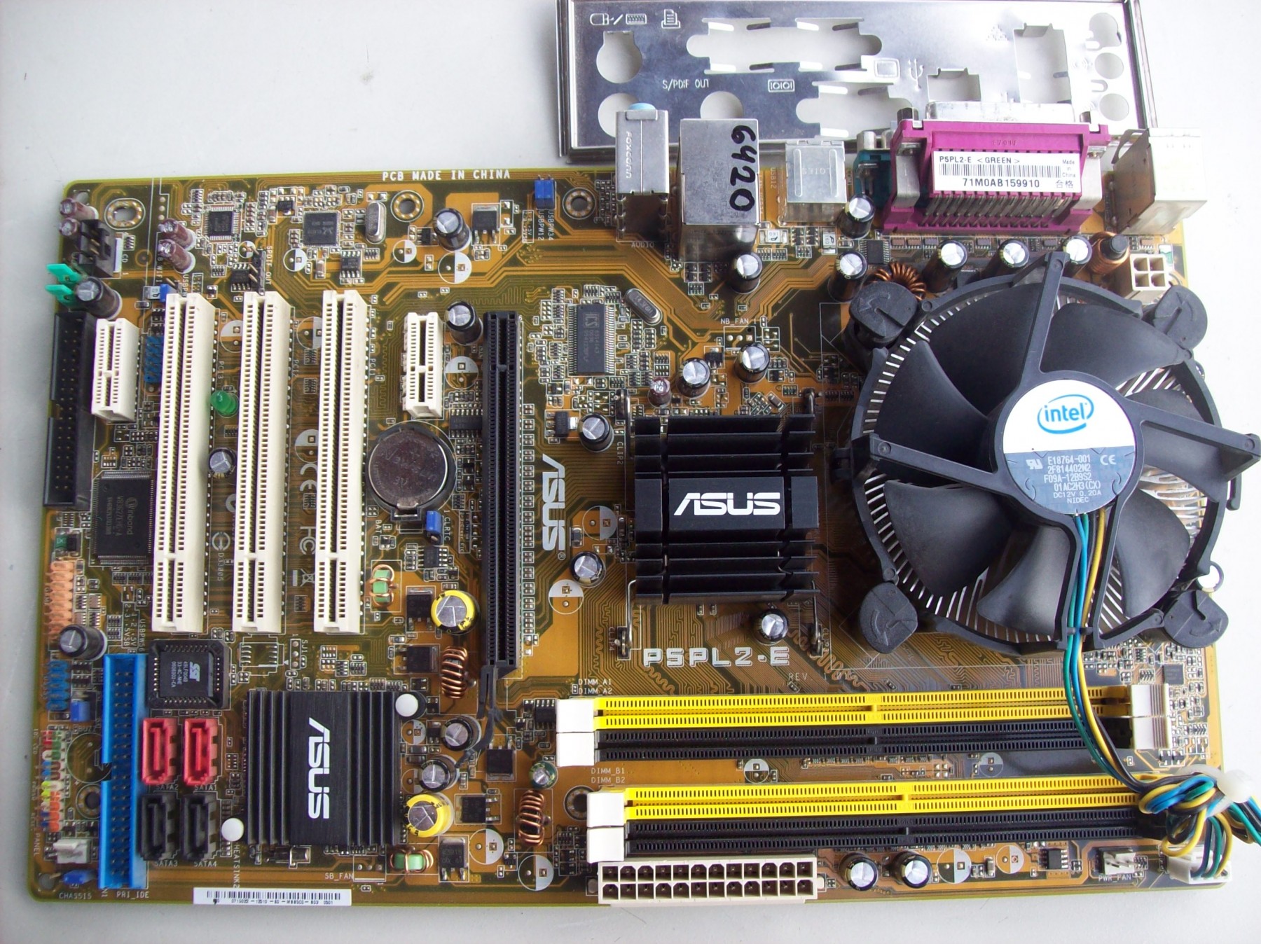 Asus_P5PL2_E_C2D6420_2x2_13Ghz_Intel_kuler_ddr2_slika_O_47745693.jpg